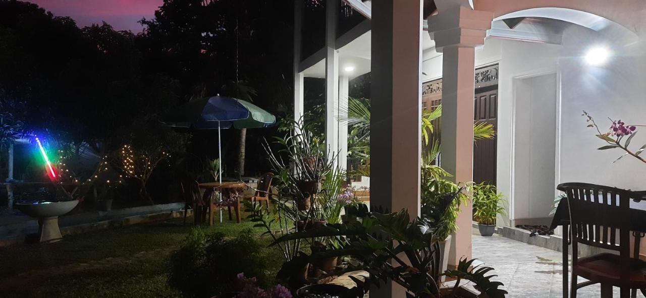 Green Edge Residences ダンブッラ エクステリア 写真